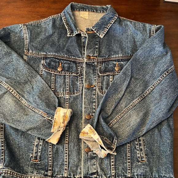 Big Hard Rock Cafe Singapore’s XL denim jean jacket 90s - Picture 3 of 12